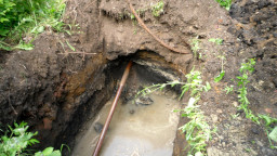 ГНБ прокол под газоном, г. Саранск, заводская территория, бурение пилотной скважины, приямок