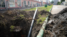 ГНБ прокол под газоном, Саранск, заводская территория, затягивание трубы в пилотную скважину