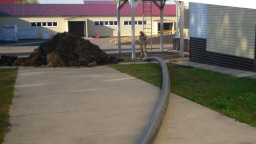 ГНБ прокол, Саранск, заводская территория, затягивание трубы в пилотную скважину