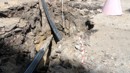 ГНБ прокол под дорогой, г. Саранск, заводская территория, затягивание второй трубы в пилотную скважину